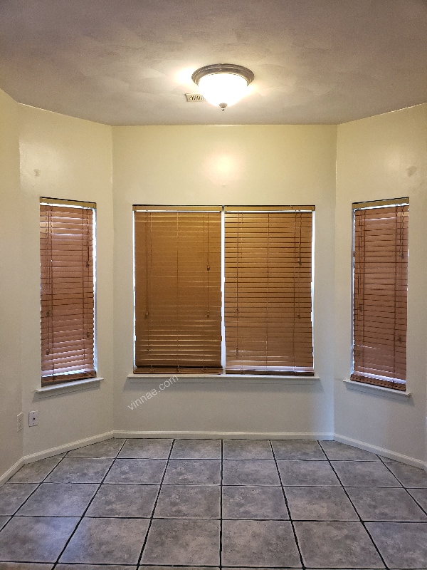 Building Photo - 805 Shadowberry Crest
