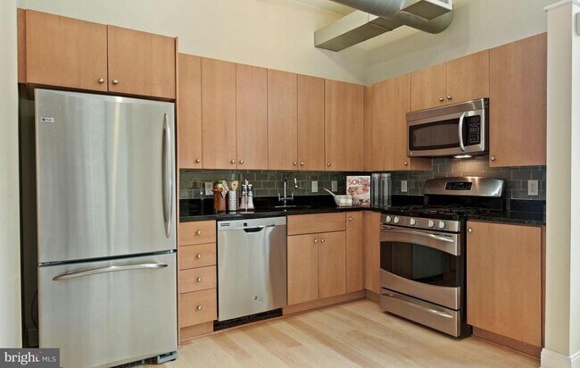 Building Photo - 811 4th St NW