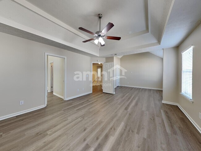 Building Photo - 705 Compton Ln