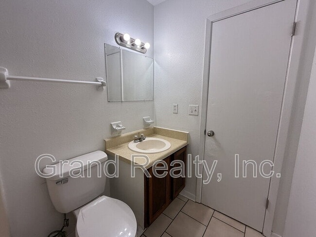 Building Photo - 4148 Charles Cir