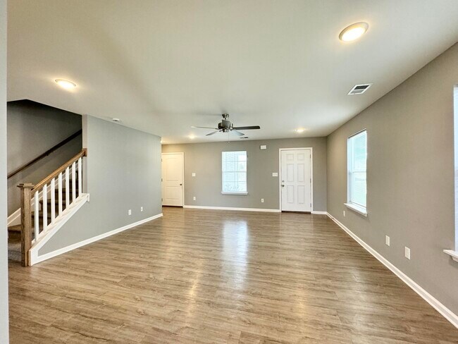 Building Photo - 6093 Arbor Wds Wy