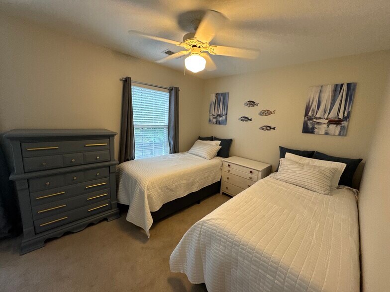 Building Photo - 1418 Whispering Oaks Trl