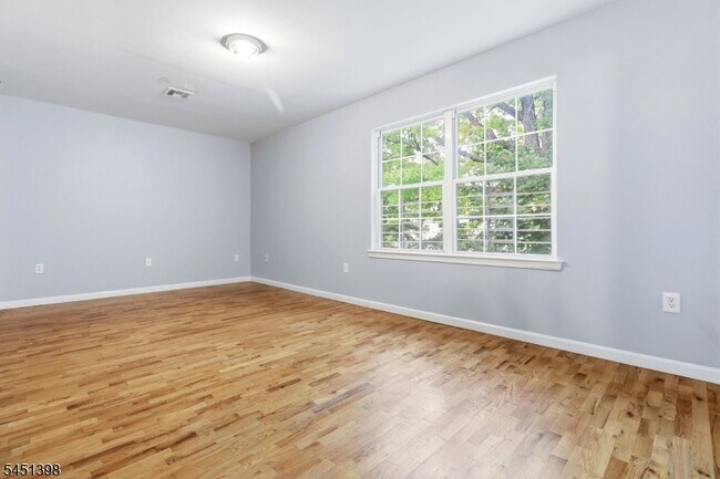 Building Photo - 83 Farley Ave