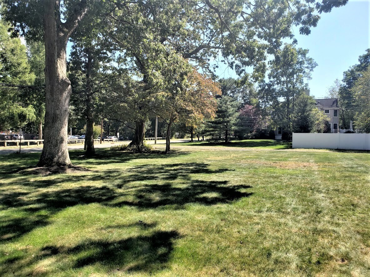 Building Photo - 296 Hockhockson