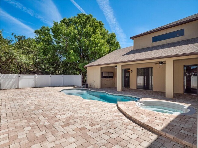 Building Photo - St Cloud Beauty