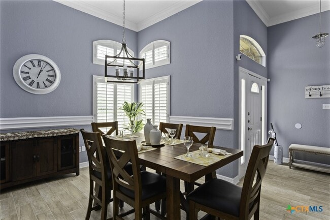 Building Photo - 5834 Greenforest Cir