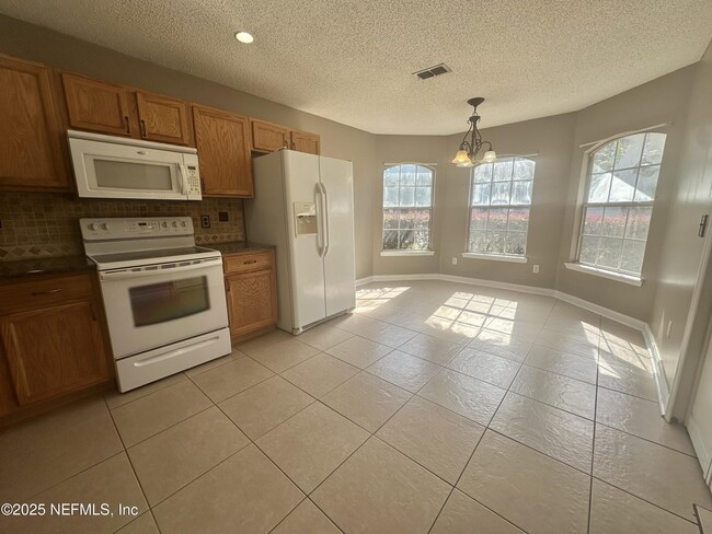Building Photo - 925 Lake Sanford Ct