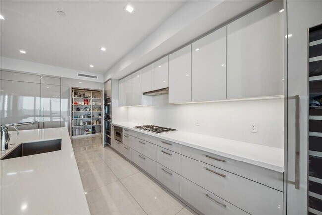 Building Photo - 5000 N Ocean Dr