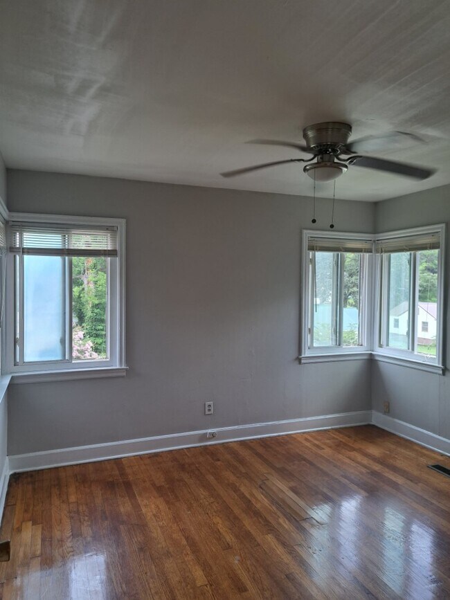 Building Photo - 813 46th St Ensley