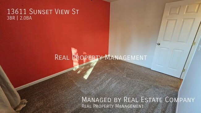 Building Photo - 13611 Sunset View St