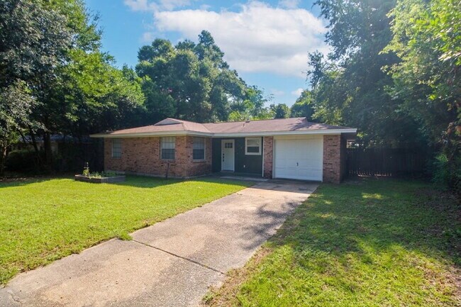 Building Photo - Updated West Pensacola 3BR Home with Luxury Plank Flooring, Modern Kitchen, 1-Car Garage & Large ...