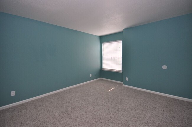 Building Photo - 10630 Westbrae Pkwy
