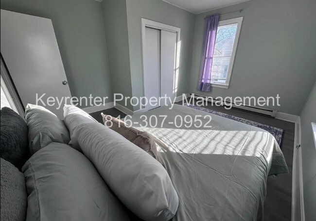 Building Photo - 4 Bedroom 1 bath