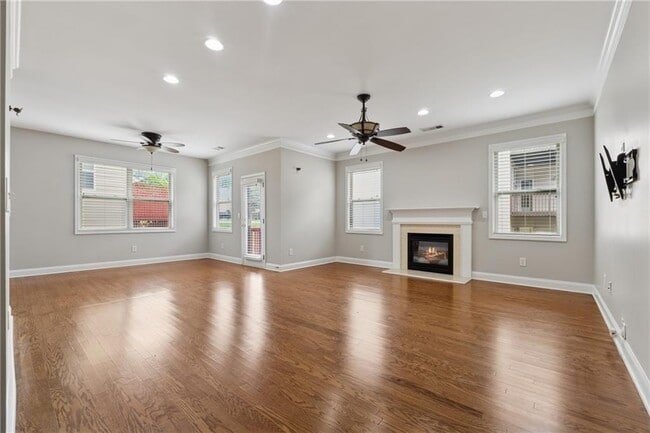 Building Photo - 3080 Whitfield Ave