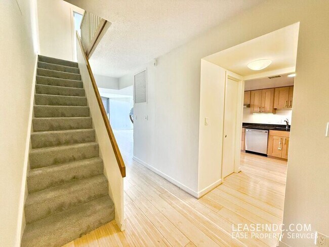 Building Photo - 1099 22nd St NW