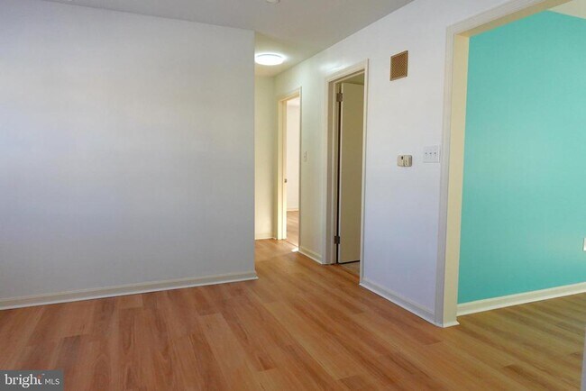 Building Photo - 25 Homestead Dr