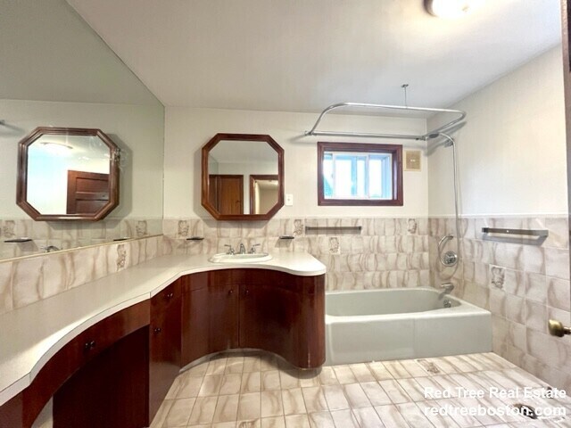 Building Photo - 183 Cottage Park Rd