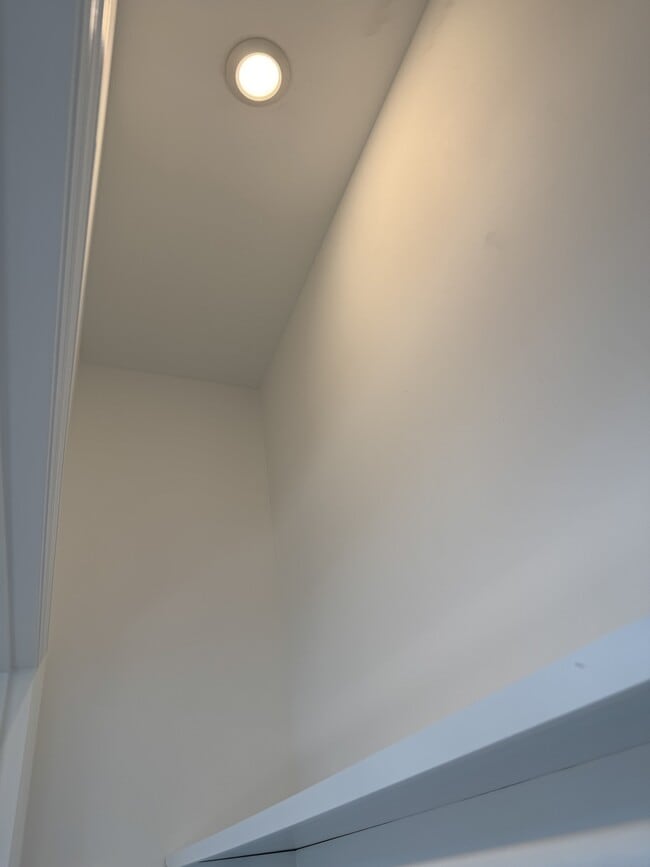 Building Photo - 89 Fishburne St