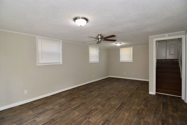 Building Photo - 1602 Apple Valley Dr