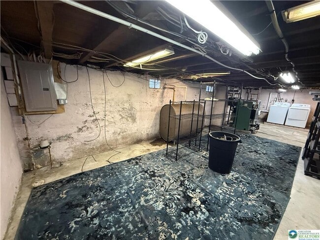 Building Photo - 3 bedroom 1 bathroom