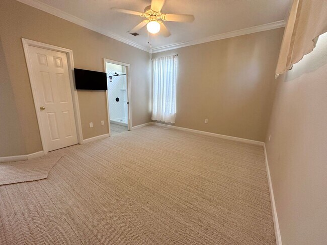 Building Photo - Beautiful 3 Bedroom Home in Destin. Beachside of Hwy 98!