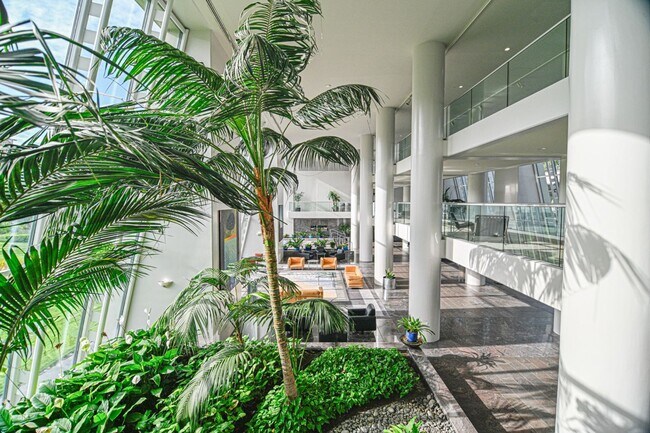 Building Photo - Fully Furnished and Spacious 2 Bedroom 2 Bath - OCEAN VIEW!