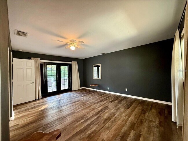 Building Photo - 2126 Craft Ln