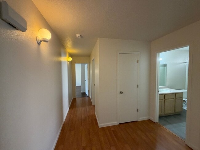 Building Photo - 3 Bedroom Single Story Home Available Near Unser Blvd NW & Irving Blvd NW