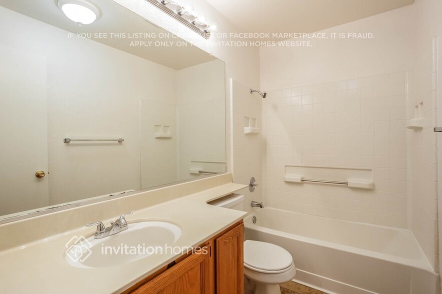 Building Photo - 14510 Cedar Valley Dr