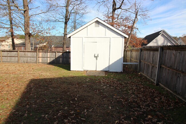 Building Photo - 7138 Summerlin Dr