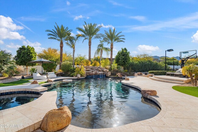 Building Photo - 7610 N Mockingbird Ln