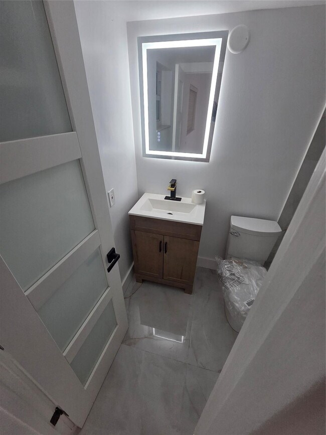 Building Photo - 251 S Cypress Rd