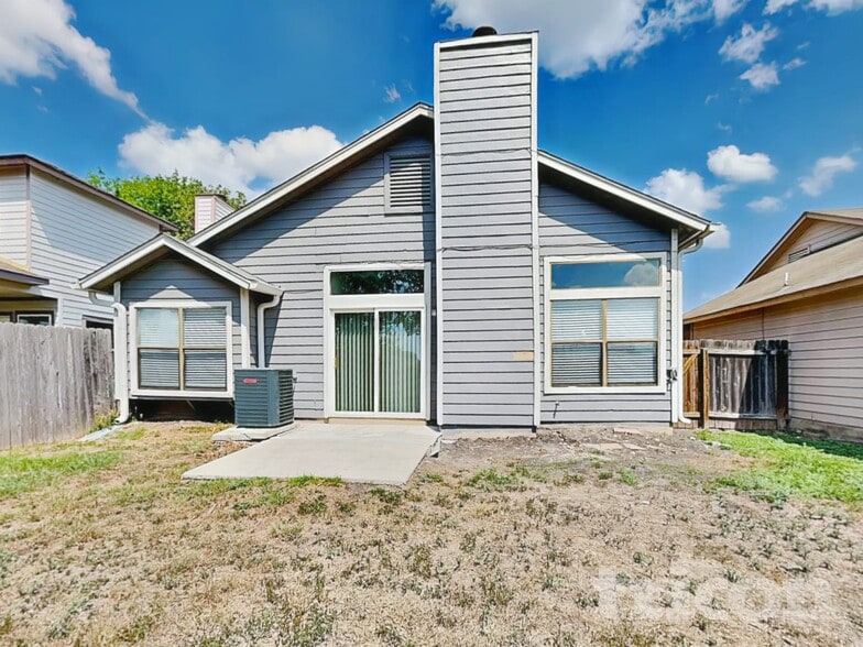 Building Photo - 10218 Basin Field Dr