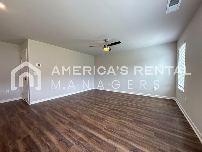 Building Photo - Home in Lincoln, AL for Rent! Available to View Now!