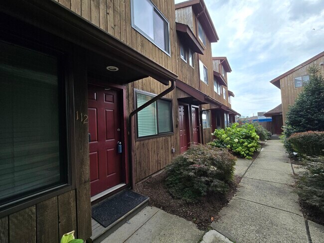 Building Photo - 112 Glenwood Ave