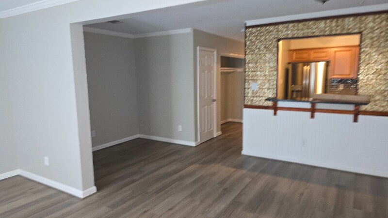 Building Photo - 1812 Country Village Blvd