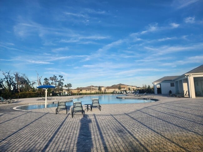 Building Photo - 1622 Reservoir Pl