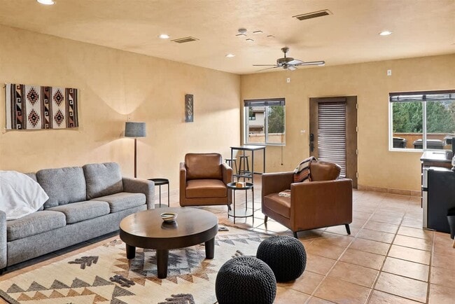 Building Photo - 123 Devils Kitchen Dr