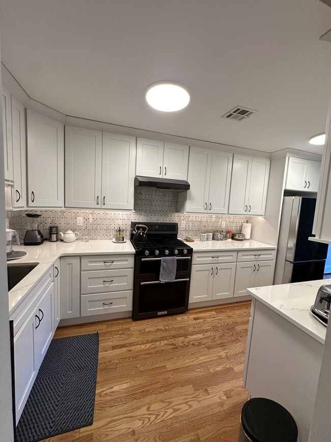 Building Photo - 1 Irongate