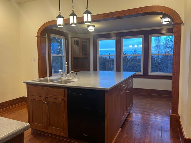 Building Photo - 405 Trenton St