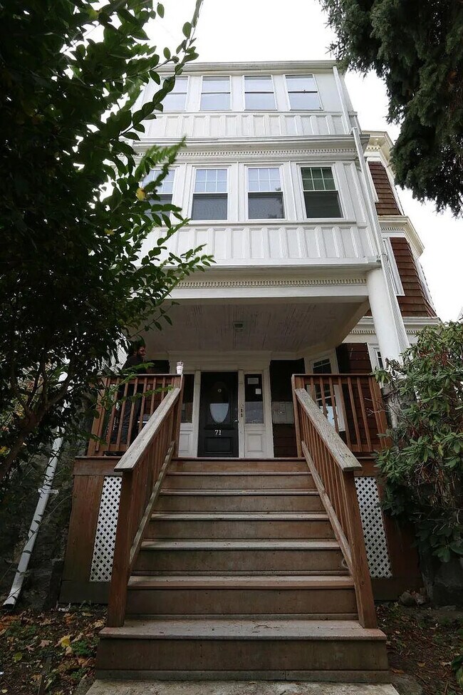 Building Photo - 71 Walnut Park