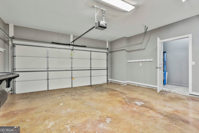 Building Photo - 205 Lexington Village