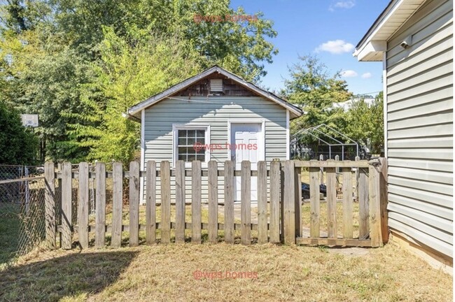 Building Photo - East Point Bungalow