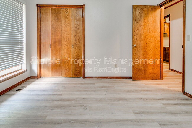 Building Photo - 11304 Ashford Dr