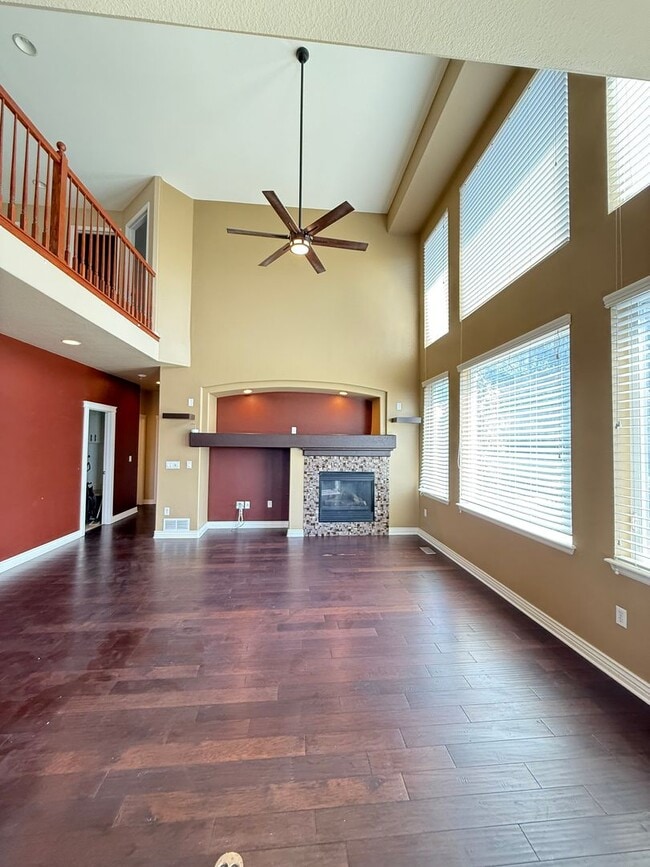 Building Photo - Your Colorado Oasis Awaits! 4 Bed, 3.5 Bath Home with Modern Amenities next to open space