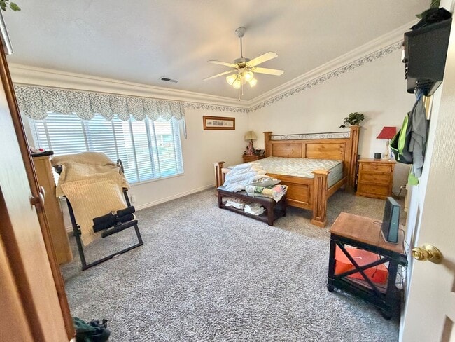 Building Photo - 3 Bed 2 Bath Home in Meadow Creak!! 55+ Community!!!