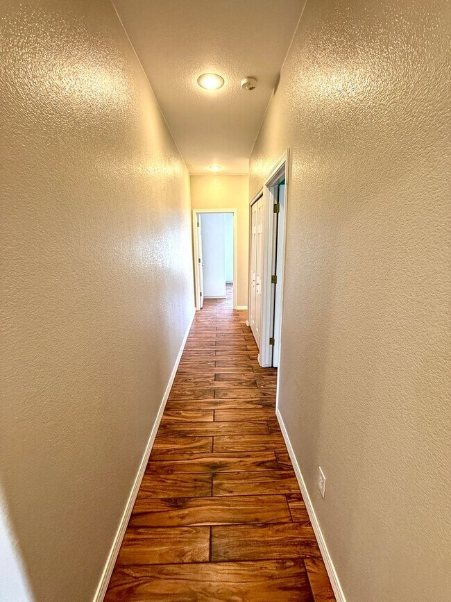 Building Photo - 2116 Roy Rogers Way