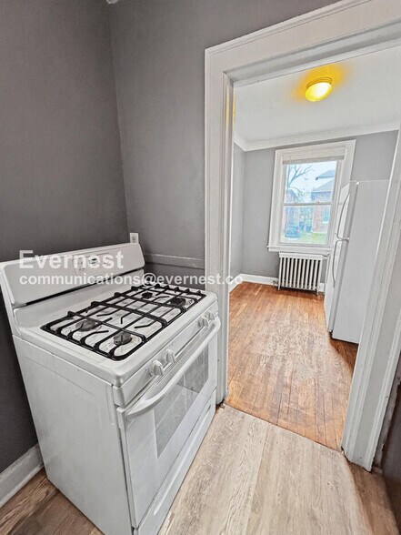 Building Photo - 4203 Cortland St