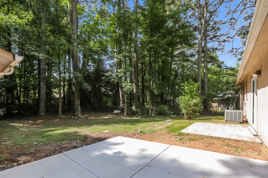 Building Photo - 1964 Taffeta Trail