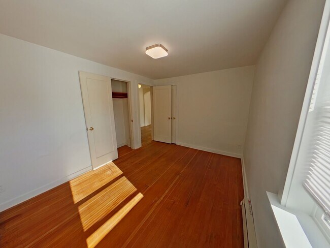 Building Photo - Glacier Tri-Plex